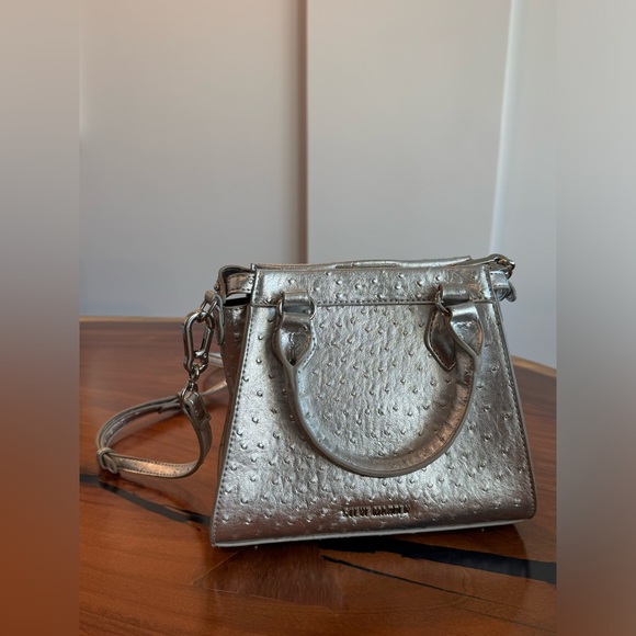 Steve Madden women’s Hartley satchel. Silver color. Detachable strap - Picture 3 of 3